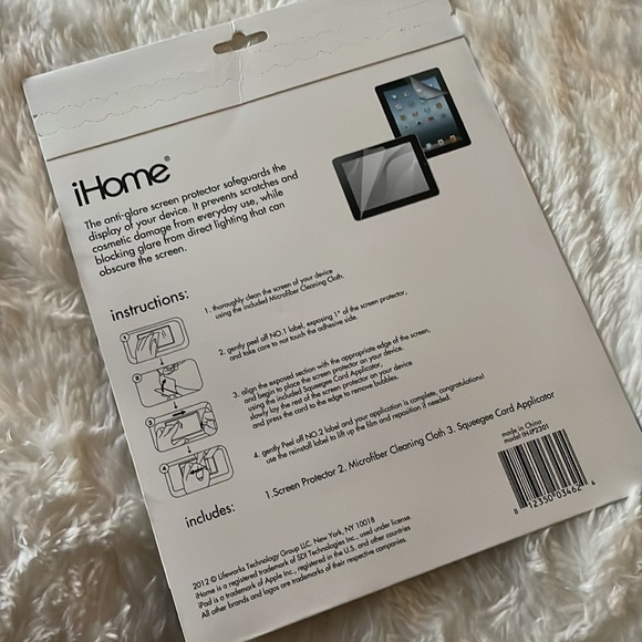 Anti-Glare Screen Protector for iPad - Picture 3 of 5